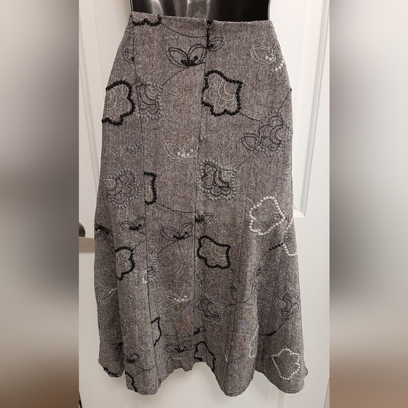 J Michaels Gray A-Line Skirt Fluted Hem Stitched Floral Pattern Size 16 - Picture 4 of 6